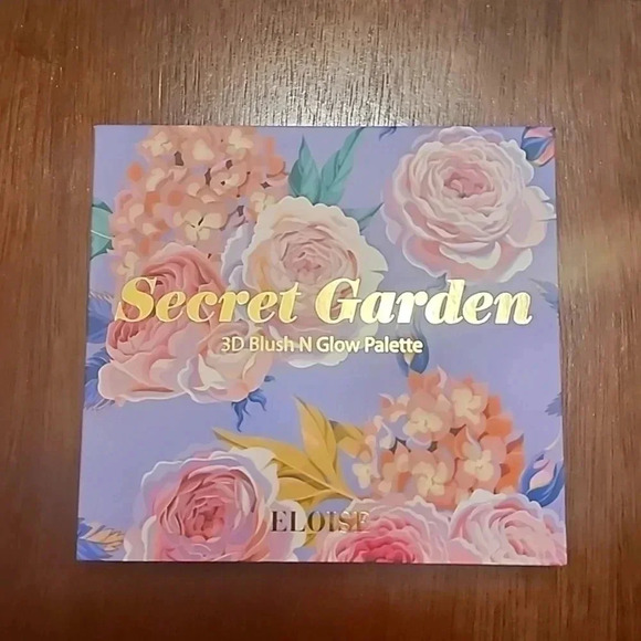 Secret Garden 3D Blush and Glow Palette - Picture 1 of 2